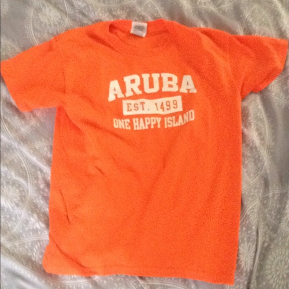 A t-shirt - Picture 1 of 1